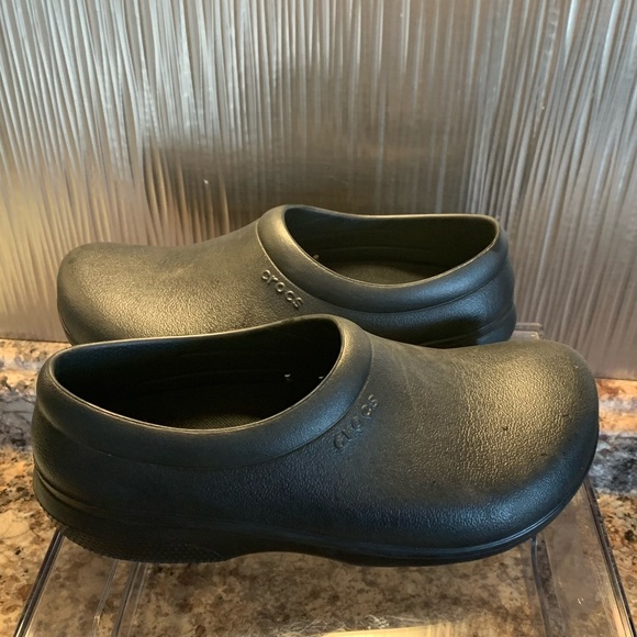 CROCS Shoes - CROCS ON-THE-CLOCK WORK SLIP-ON SLIP RESISTANT WOMENS 7 MENS 5